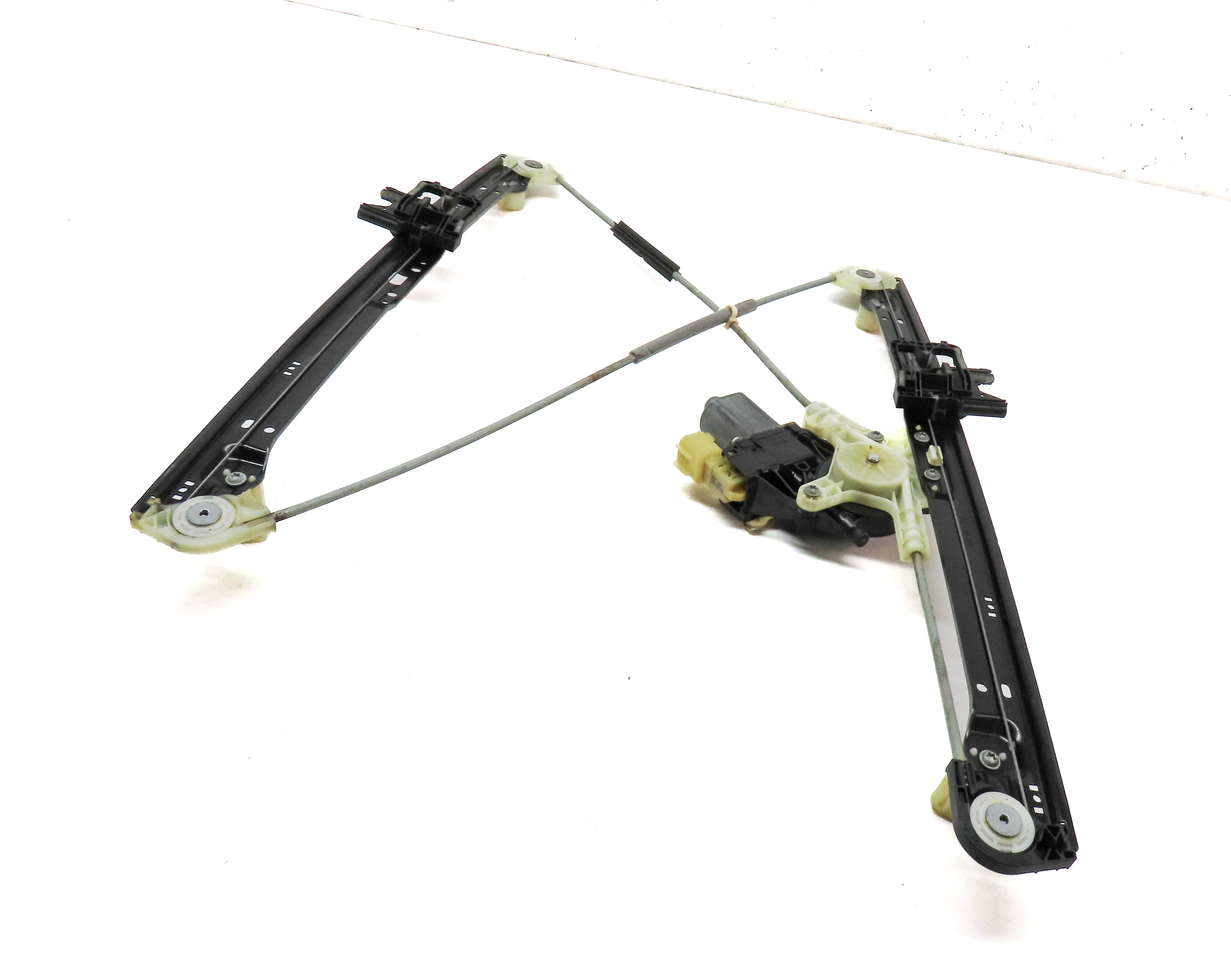 13-19 RANGE ROVER (L405) FRONT RIGHT PASSENGER DOOR WINDOW REGULATOR w/ MOTOR — exact item pictured